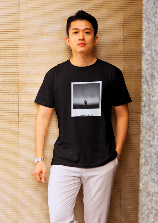 Black Cotton Graphic Tee for a Modern Casual Look: Choosypanda.shop