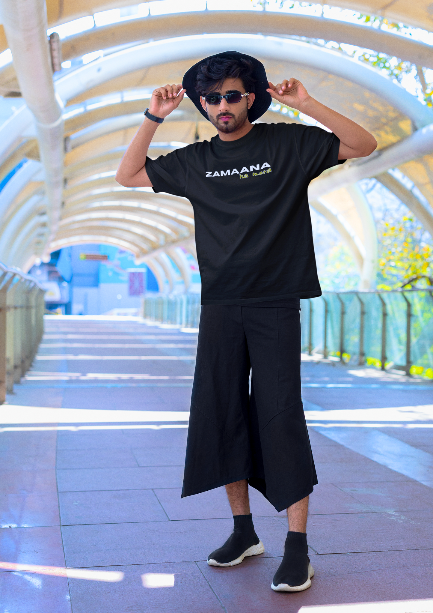 Stylish "Zamaana Ha Mera" Oversized Black Cotton T-Shirts - Trendy Urban Fashion for Men: Choosypanda